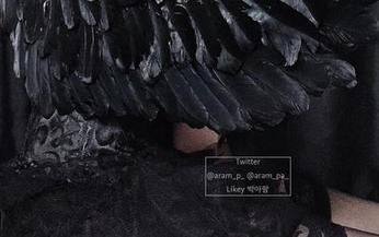 Aram(아람)DJAWA的高清原图——泳池旁的夏天，谁说我只能喝可乐？