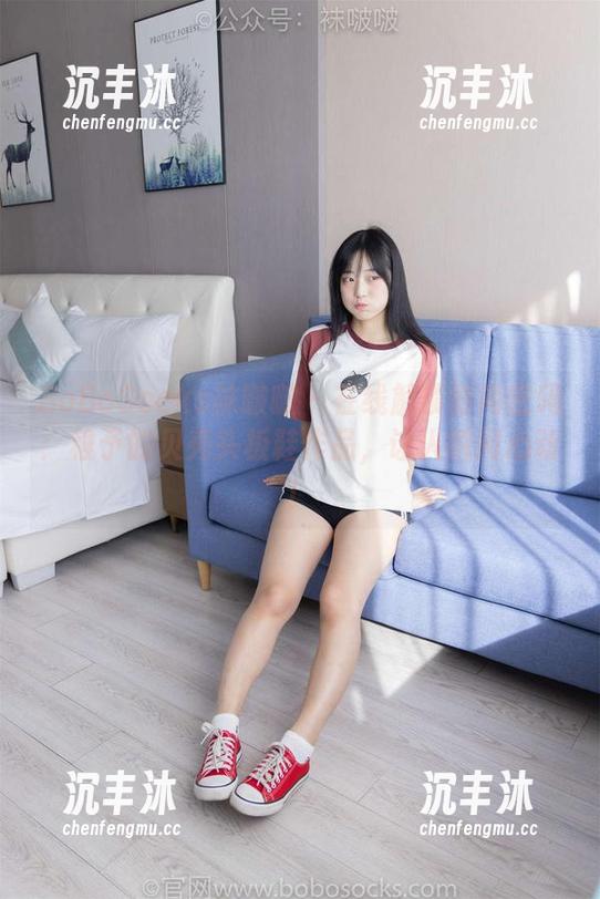BoBoSocks袜啵啵 - 在线解锁时尚密码：稚予的贝壳头板鞋作品，让人瞬间心动！