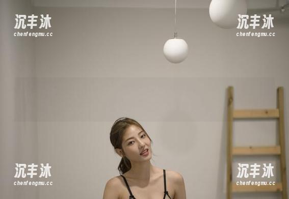 下载G.su(全智秀)的‘LEEHEEEXPRESS-LEBE’作品，结果可能超出你的舒适区哦。