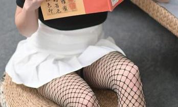 IESS异思趣向 – 美图分享？糖糖的护腿进行曲可不止是个噱头！