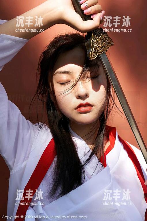 MiiTao蜜桃社 - 当制服遇见谢芷馨Sindy，最新图片让你瞬间迷失在她的世界里！
