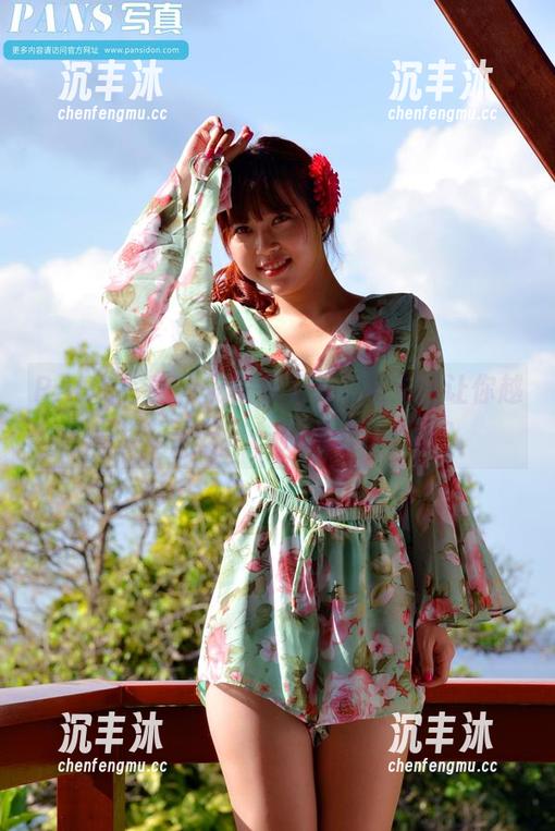 PANS写真 - 安安穿毛衣，高清图让你越看越想——这一切藏着什么呢？