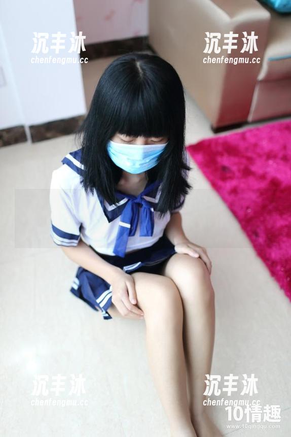 下载ROSI蕾丝底裤作品，体验‘透视’的奢华享受，绝对不简单！