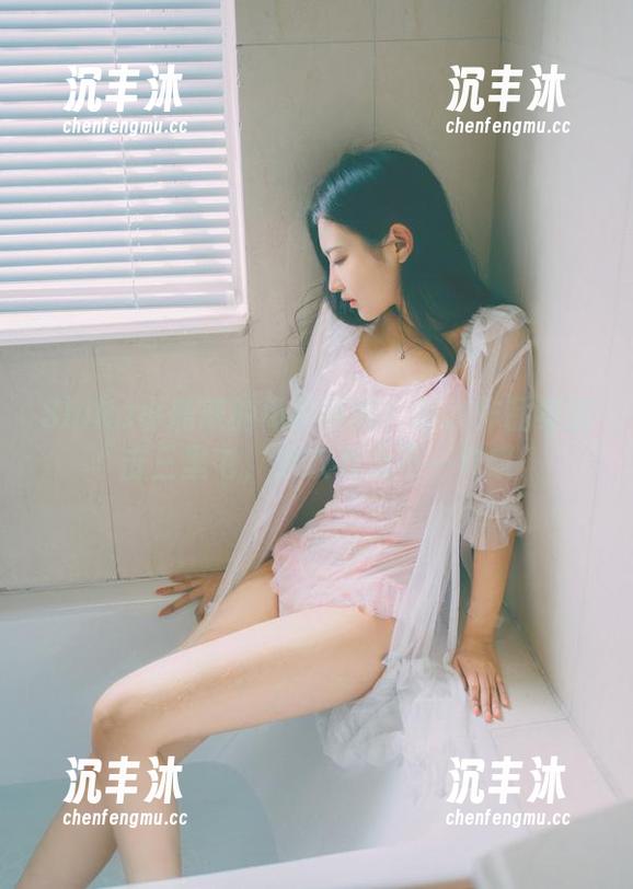 Shika小鹿鹿的街拍冒险:最新作品集直击三里屯,这次有点不一样哦 Shika小鹿鹿的街拍冒险:最新作品集直击三里屯,这次有点不一样哦
