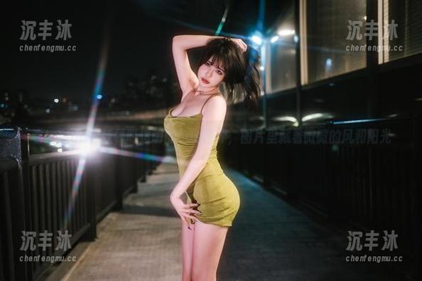 看！Tina很妖孽呀透明的cos世界，图片里藏着微微的风和阳光