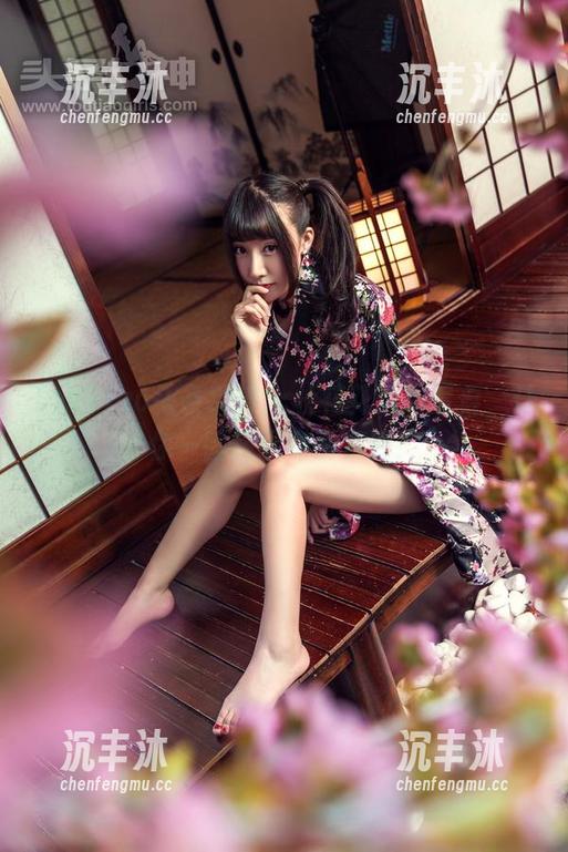 TouTiao头条女神 - 杜花花透明写真，让你一键获取免费资源！