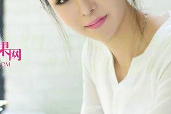 UGirls尤果网 – 黛蓓琪的原图与肉丝之间的幽默感，简直让人想一直看下去！