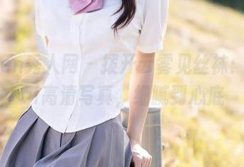 Xiuren秀人网 – 拨开云雾见丝袜：77qiqi高清写真，细腻到心底