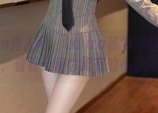 Xiuren秀人网 – Laura苏雨彤最新修女套图，看看天使也能有的小小叛逆。