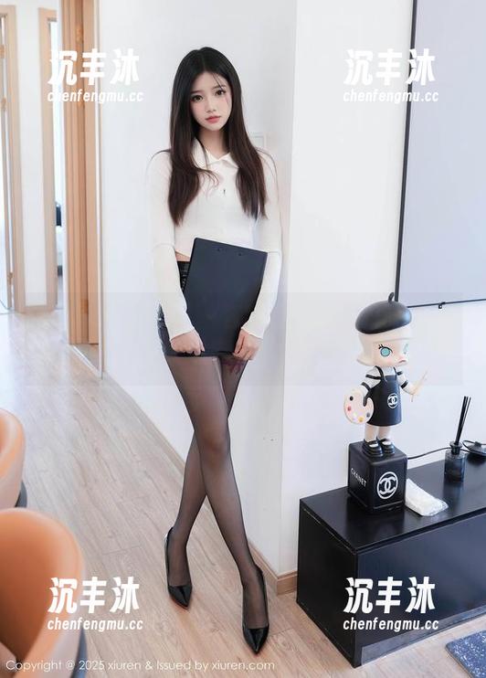 Xiuren秀人网 - 容容容Alice的高跟鞋福利图集，单靠气味就能吸引你！