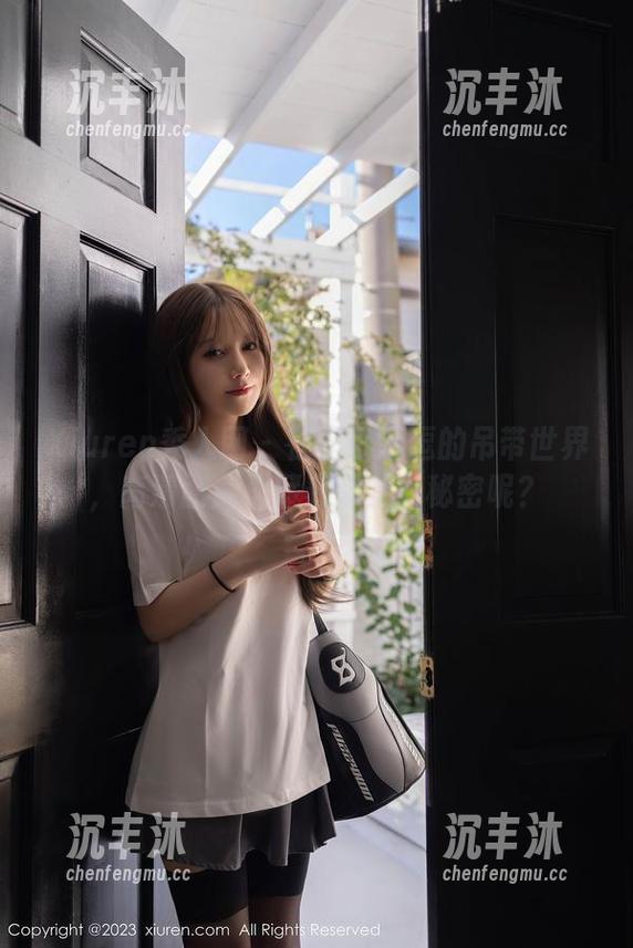 Xiuren秀人网 - 在是小逗逗的吊带世界，高清图库里藏着哪些小秘密呢？