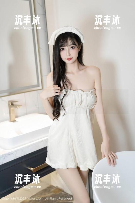 Xiuren秀人网 - 写真中的丝袜乌龙：林文文与她的袜子之间的故事