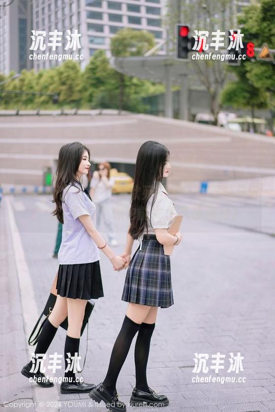 YouMi尤蜜荟 - 黄歆苑图集：女王的日常！（下载后，你也能女王气质满分）