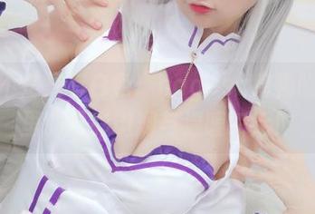 护士不是只有白色：nagesa魔物喵写真里的五彩斑斓与温暖午后！