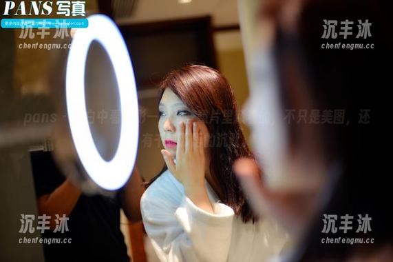 pans - 黑白中看小彤——这些照片里藏着的，不只是美图，还有千言万语的沉默。
