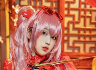 私拍时间到！让七七娜娜子的豹纹写真给你点燃小心心！