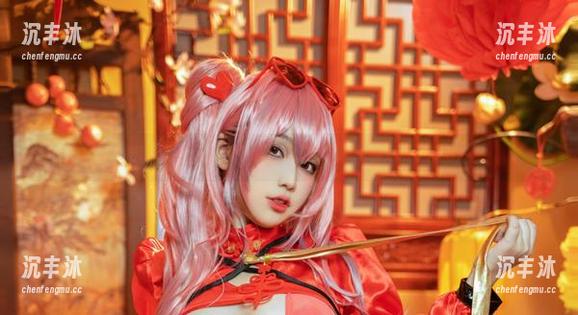 私拍时间到！让七七娜娜子的豹纹写真给你点燃小心心！
