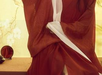 丽柜ligui – 小爽的写真精选：一丝幽香，旁边的小风似乎也在偷闻？