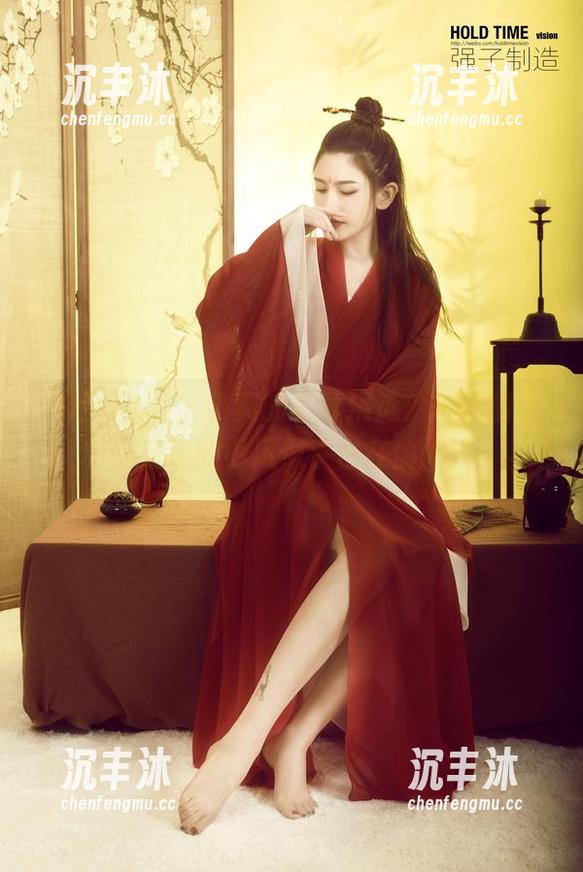 丽柜ligui - 小爽的写真精选：一丝幽香，旁边的小风似乎也在偷闻？