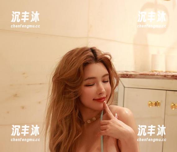 微密圈 - 私房图集里藏心事：于芷晴的天台故事，你肯定想不到的！