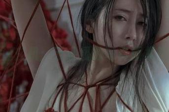 暗涌玄机：云溪溪的写真图集揭秘