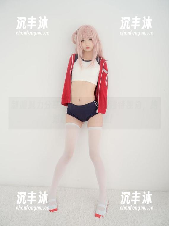 制服魅力分享：五更百鬼的独特视角，绝对让你心跳加速！