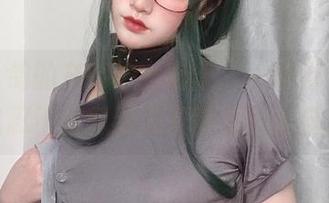 你十七鸽的灰色护士合集：一眼万年，让我忍不住想要揭开背后的故事。