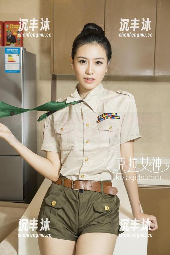 克拉女神 - 穿着礼服的芝月：看我如何优雅地颠覆写真集资源界！