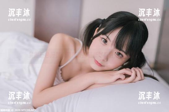 梦游蓝色厨房：喵糖映画最新写真合集大揭密！