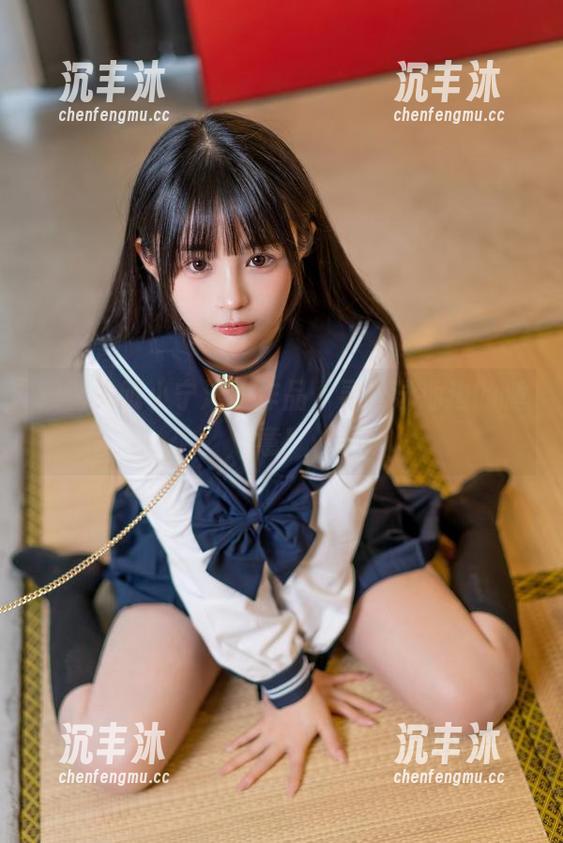 跟着失眠小宁泳衣作品，寻找泳池边的睡意！
