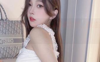 套图欣赏：小小奶瓶儿最新纯欲吊带，你准备好了吗？