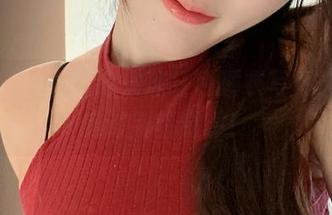 微密圈 – 小玉吃果冻红色睡衣写真，走过路过别错过啊！