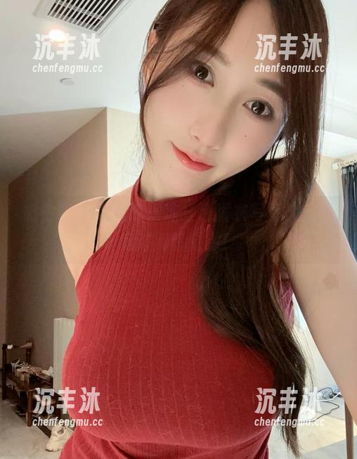 微密圈 - 小玉吃果冻红色睡衣写真，走过路过别错过啊！