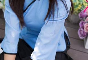 尤果网 – Angela楚楚的连体衣：一场关于美与风格的作品探险