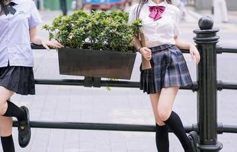 尤蜜荟 – icy猪的海边幻想：私拍合集，阳光下的细腻瞬间