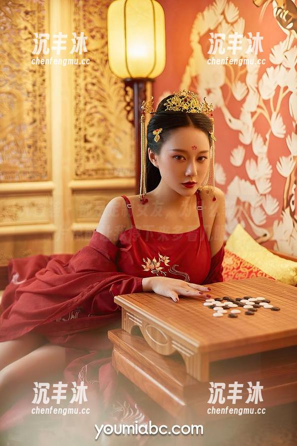尤蜜荟 - 都是定制女友，为什么菲儿的图片总能让我停下来多看几眼？