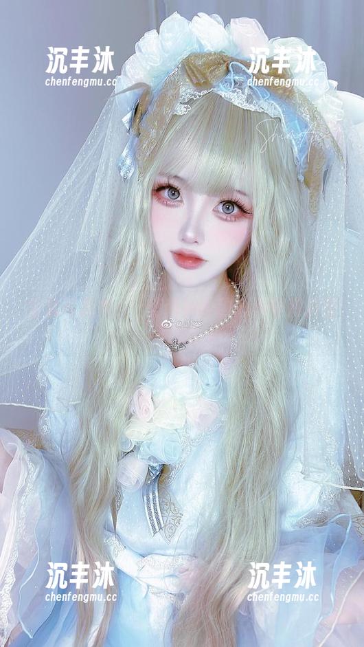 全套写真秀：嶋葵和她的甜心小萝莉拼图游戏！