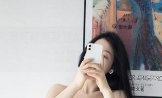 微密圈 – 黑红碰撞背后的张鑫baby：私拍图集中的感官之旅