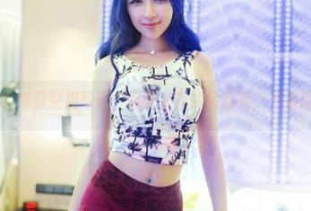 推女郎 – 娜露空姐写真：你可以有的全都有，只看这一包！