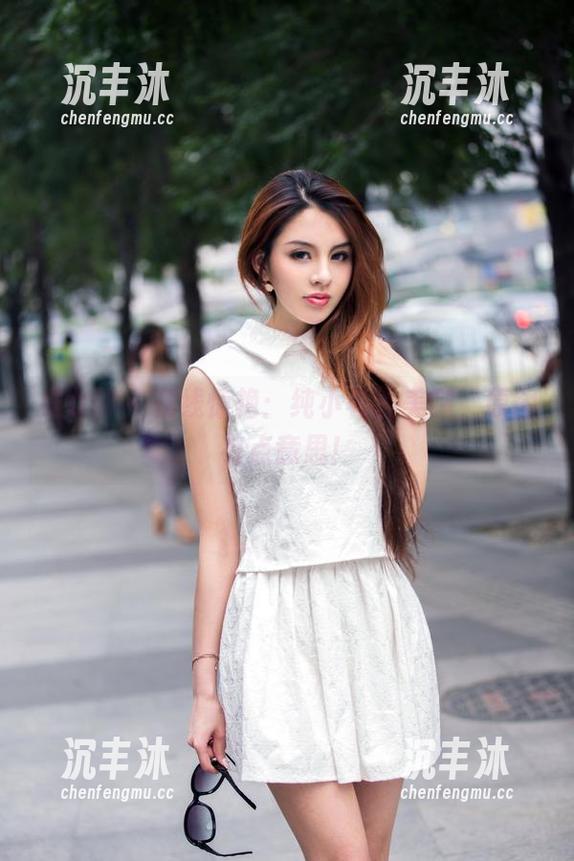 推女郎 - 在线惊艳：纯小希的美腿，原图有点意思！