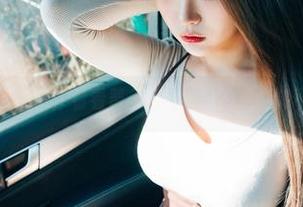 作品与图片的较量，看看普美(bomi)的美脚能不能俘获你？