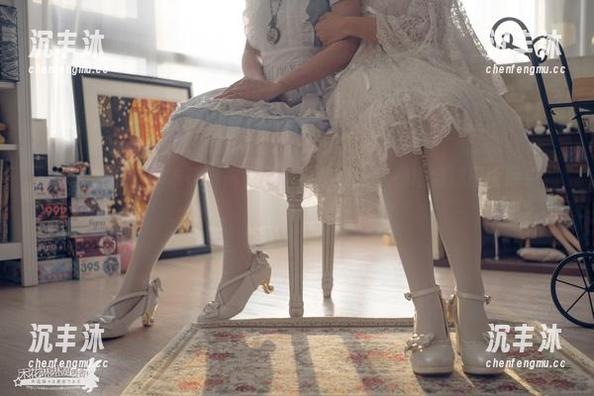 套图外的世界:木花琳琳是勇者教你如何优雅地穿成田国际中间服! 套图外的世界:木花琳琳是勇者教你如何优雅地穿成田国际中间服!