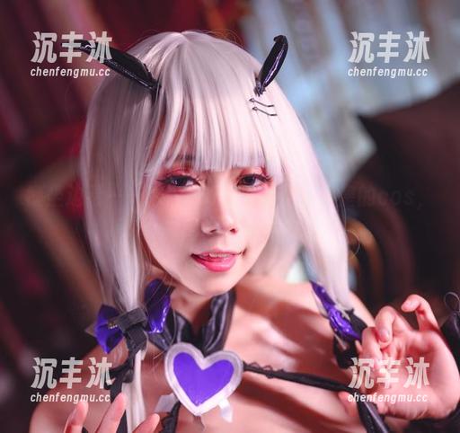 瘫坐边看——末夜787分享奴隶x女皇的cos，光影与气息交织