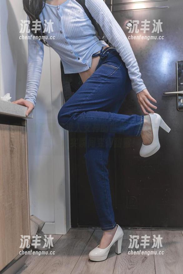 杏仁曲奇带你进入女神的世界，写真一下载，现实瞬间变得甜蜜！