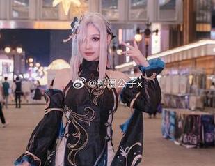 万圣节一波操作：桃墨公子的私房图片，快来看看蕾姆的惊悚魅力！