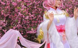 桃暖酱的西域皇后系列：分享她那些让人乐不可支的摄影瞬间！