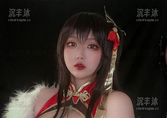 私拍图集里藏着的秘密：椒妮佐仁与她的棉袜，你绝对想看看！