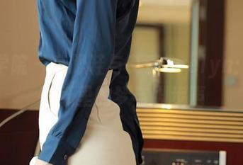 模范学院 – 高跟鞋与艾莉Evelyn：写真壁纸里的梦与脚步声