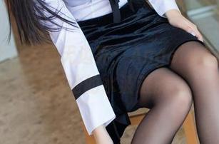 爱蜜社 – 写真无边界：Angela小热巴与泳池的水波涟漪