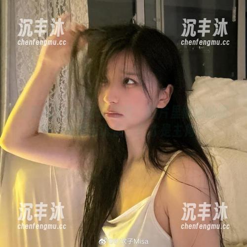 特软儿Sona泳装精选：图片里慵懒的阳光，偷偷告诉你，它才是主角！